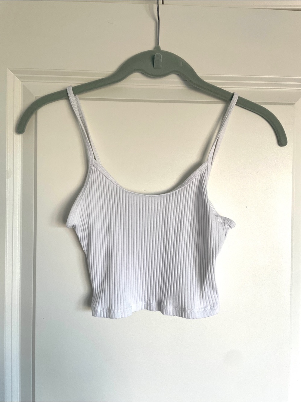 Wilfred White Ribbed Spaghetti Strap Crop Camisole